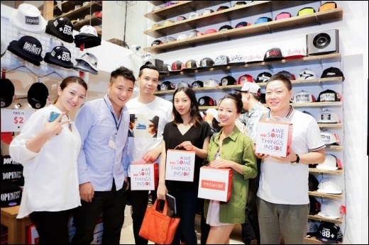 
	
	Nhiều bạn trẻ Hàn Quốc đang sinh sống và làm việc tại Việt Nam đã đến ủng hộ thương hiệu nước nhà, khi biết tin PREMIER đã chính thức có mặt tại Việt Nam .